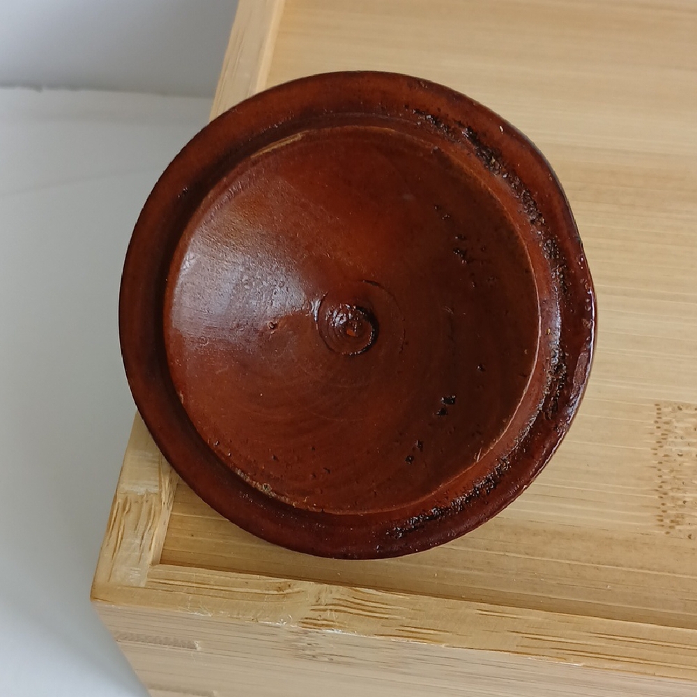 Small carved wood trinket bowl with lid - Picture 4 of 10